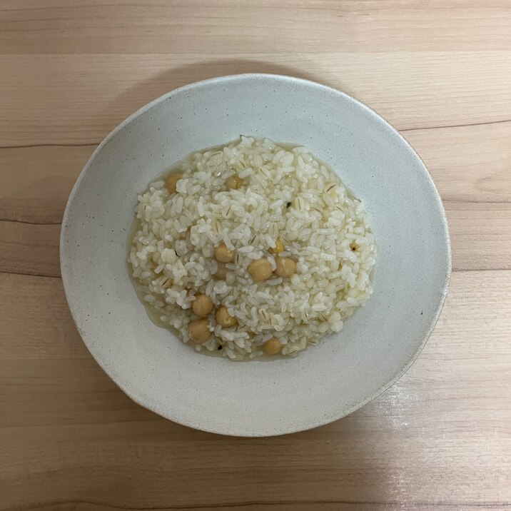 ひよこ豆とカルダモンのオレンジ根昆布水もち麦ご飯
